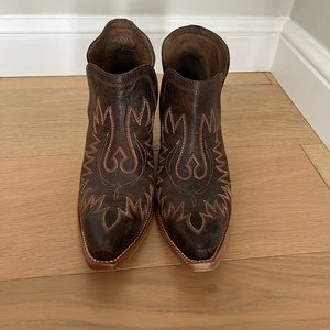 Ariat Dixon ankle boot.